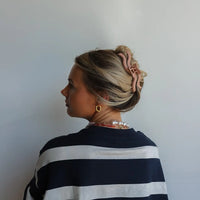 Wavy Hold Everything Claw