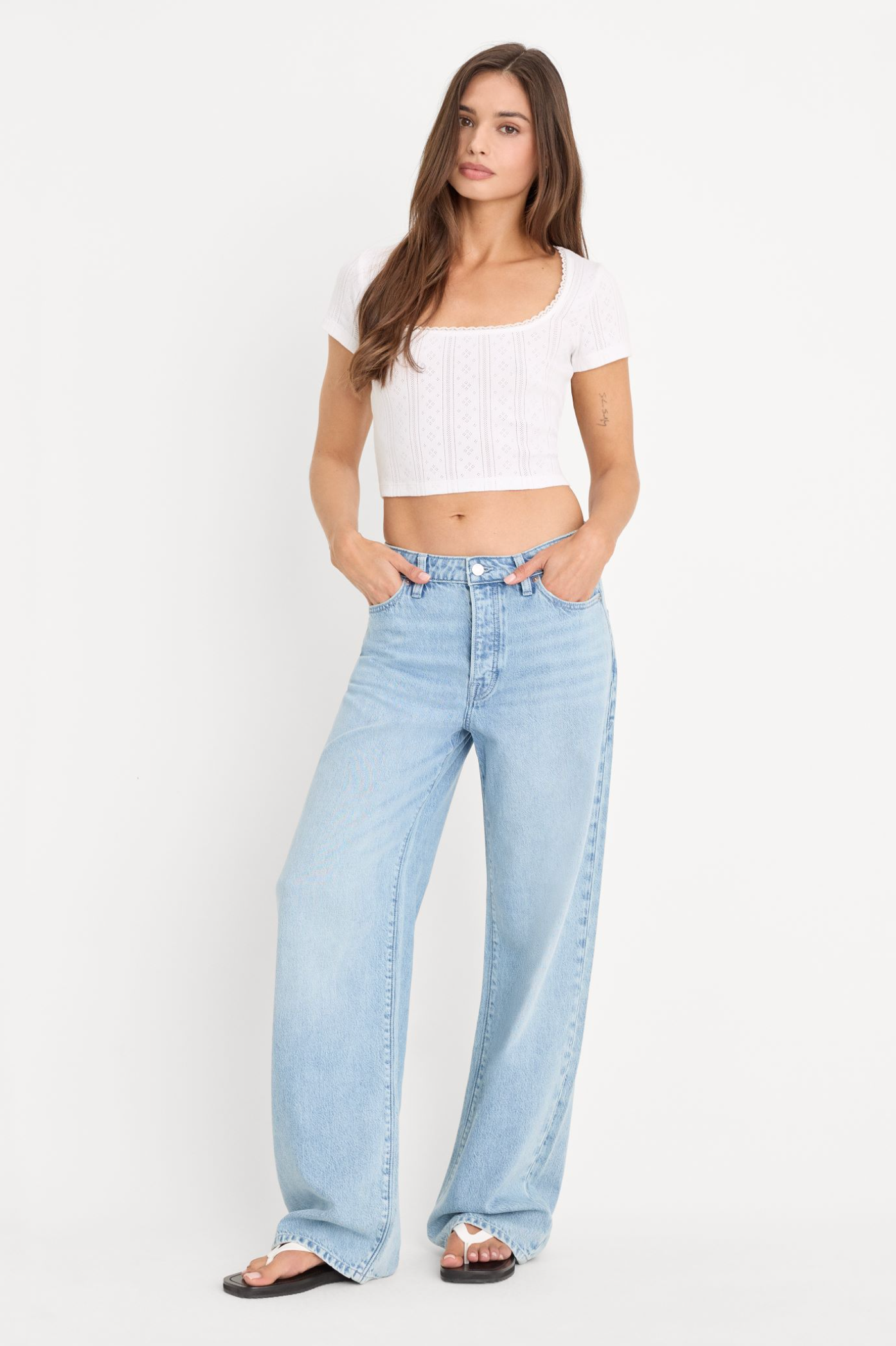 Weightless Wide Jeans
